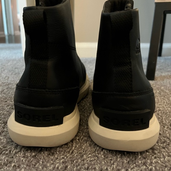 Sorel boots - Picture 4 of 5